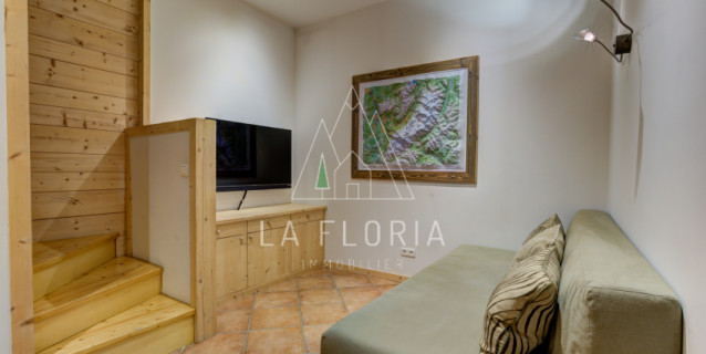 SOUS COMPROMIS / CHALET LARZAY, CHAMONIX LES BOIS