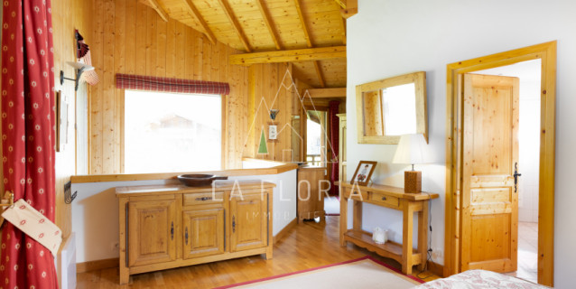 SOUS COMPROMIS / CHALET LYARET - CHAMONIX LES PRAZ