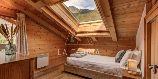 SOUS COMPROMIS / CHALET LARZAY, CHAMONIX LES BOIS