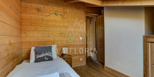 SOUS COMPROMIS / CHALET LARZAY, CHAMONIX LES BOIS