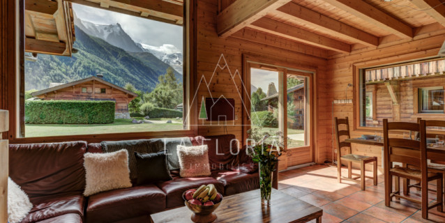 SOUS COMPROMIS / CHALET LARZAY, CHAMONIX LES BOIS