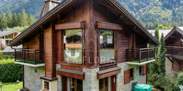 SOUS COMPROMIS / CHALET LYARET - CHAMONIX LES PRAZ