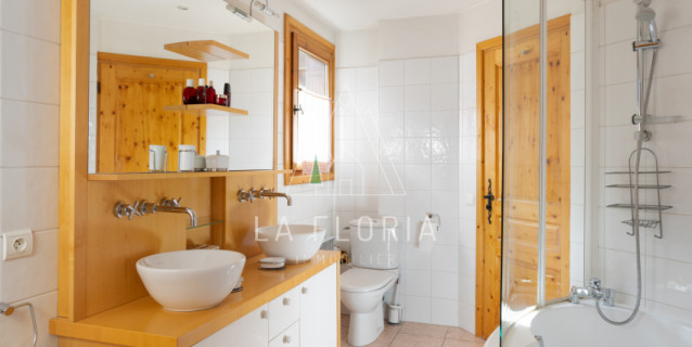 SOUS COMPROMIS / CHALET LYARET - CHAMONIX LES PRAZ