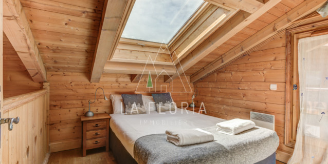 SOUS COMPROMIS / CHALET LARZAY, CHAMONIX LES BOIS