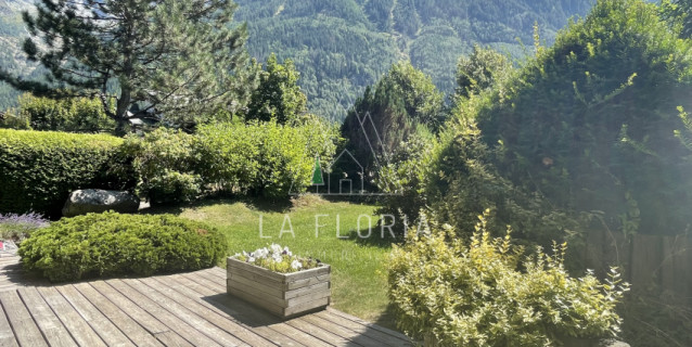 SOUS OFFRE / CHALET SURELLES - CHAMONIX LES PRAZ