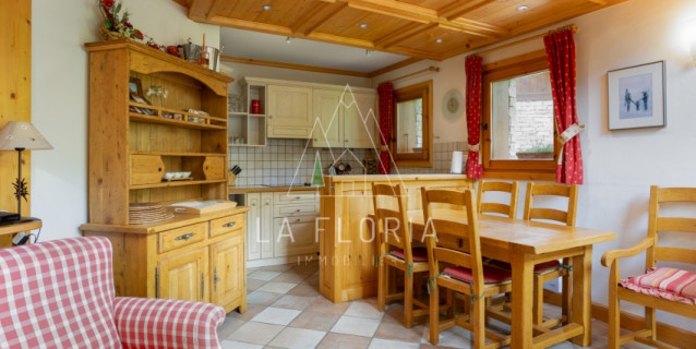 SOUS COMPROMIS / CHALET LYARET - CHAMONIX LES PRAZ