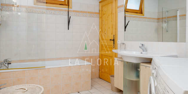 SOUS COMPROMIS / CHALET LYARET - CHAMONIX LES PRAZ