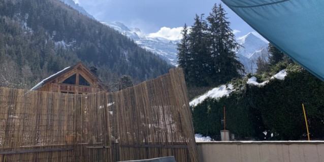 SOUS OFFRE  CHALET EIGER - MAISON DIVISEE EN TROIS APPARTEMENTS -  CHAMONIX