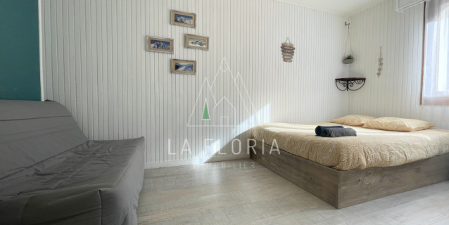 UNDER OFFER / CHAPELLE APARTMENT, CHAMONIX LES PRAZ