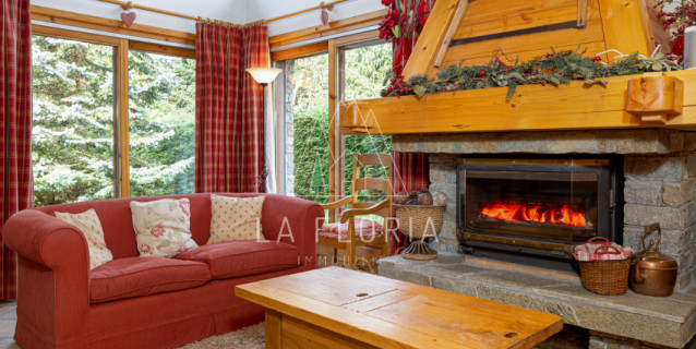 SOUS COMPROMIS / CHALET LYARET - CHAMONIX LES PRAZ